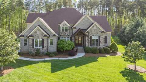 7716 Chesterbrooke Drive, Greensboro, NC 27455