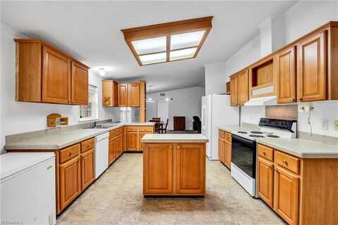1265 Rainbow Lane, Pilot Mountain, NC 27041