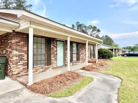 43 Charlton Rd, Hazlehurst, GA 31539