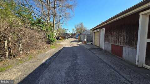 20 DAYMOND STREET, TRENTON, NJ 08611