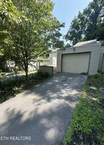 720 Idlewood Lane, Knoxville, TN 37923