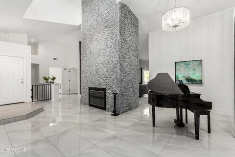 102 S HONEYSUCKLE Lane, Gilbert, AZ 85296