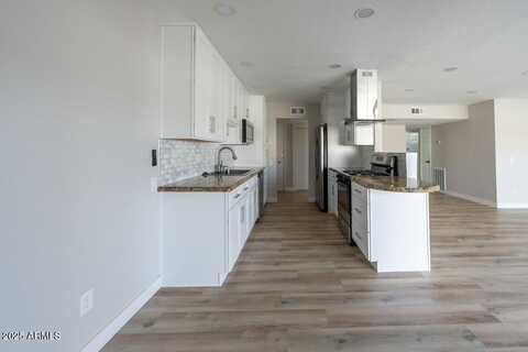 6767 N 7TH Street, Phoenix, AZ 85014