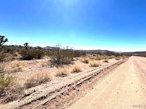 21388 N Spear Boulevard, White Hills, AZ 86445