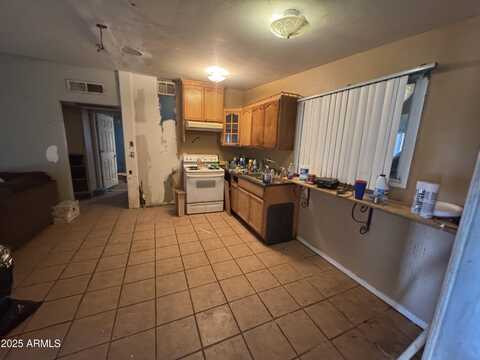 4838 S 17TH Street, Phoenix, AZ 85040