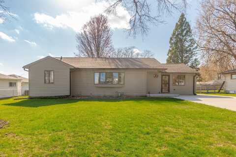 4317 Clearview Drive, Cedar Falls, IA 50613