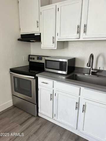 3016 N 37TH Street, Phoenix, AZ 85018