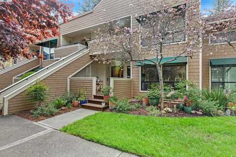 901 Russell Ave, Santa Rosa, CA 95403