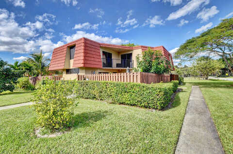 Trent Ct, Boca Raton, FL 33433