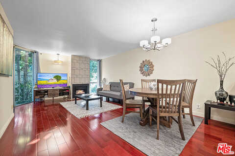 N Sweetzer Ave, West Hollywood, CA 90069