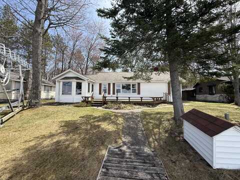 138 Huntington Drive, Roscommon, MI 48653