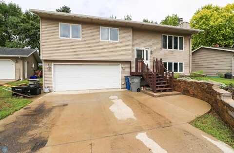 17Th, MOORHEAD, MN 56560