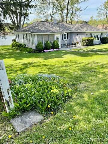 8515 E Lake Road, Stafford, NY 14020