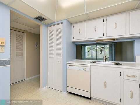 W Mcnab Rd, Tamarac, FL 33321