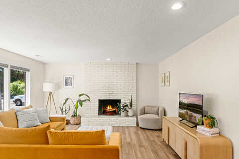 6Th, BEND, OR 97701
