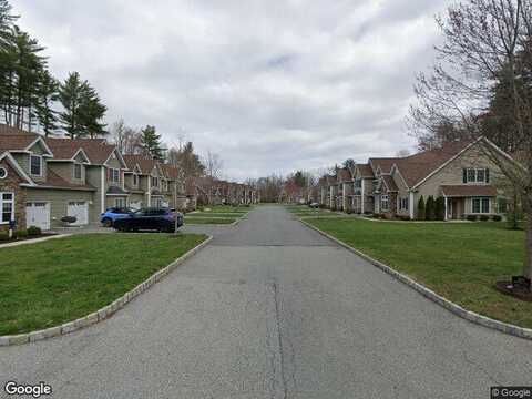 Braeburn Path, Matamoras, PA 18336