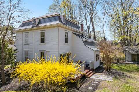 14 School Street, Sandwich, MA 02563