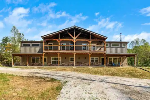 13427 OH-374, Rockbridge, OH 43149