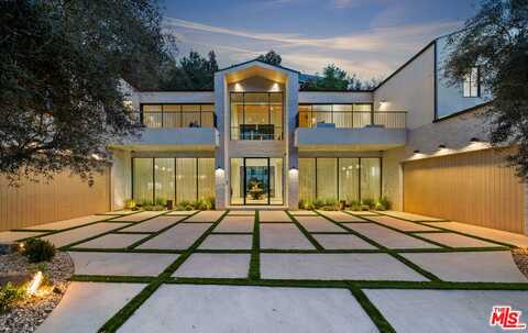 10950 Verano Rd, Los Angeles, CA 90077