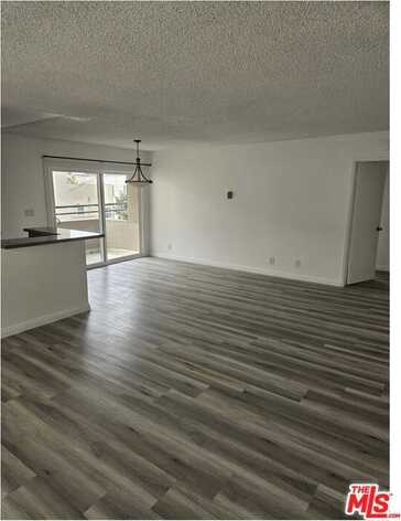 11924 Montana Ave, Los Angeles, CA 90049