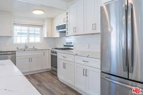 6337 Bellaire Ave, North Hollywood, CA 91606