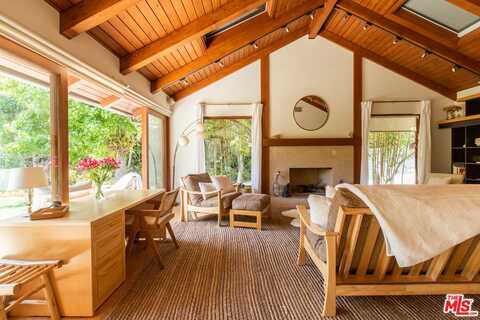 3626 Mandeville Canyon Rd, Los Angeles, CA 90049