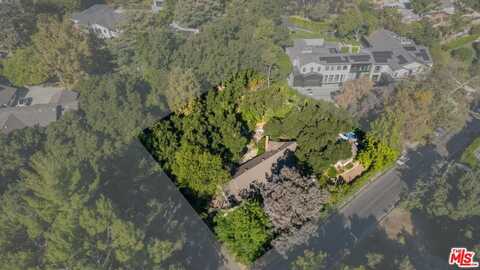 16055 Woodvale Rd, Encino, CA 91436