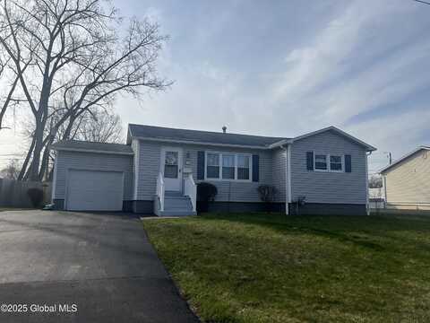 20 Thoroughbred Lane, Colonie, NY 12205