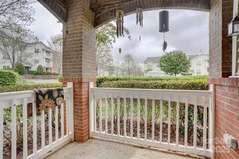 16746 Amberside Road E, Cornelius, NC 28031