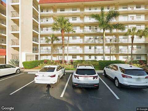 Via Poinciana, Lake Worth, FL 33467
