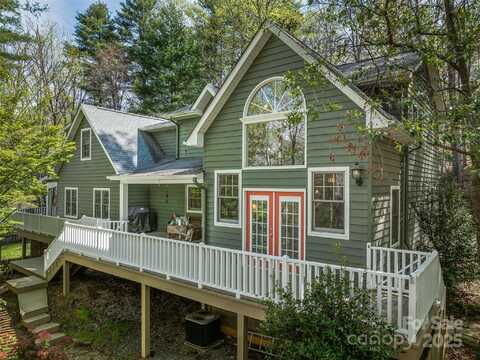 18 Thousand Oaks Boulevard, Fairview, NC 28730