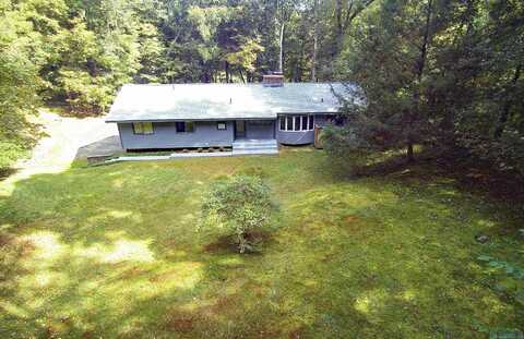 45 Wayside Lane, Redding, CT 06896