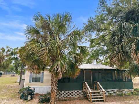 1639 Pinetree Dr, Steinhatchee, FL 32359