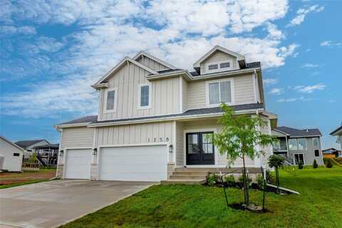 1258 S 92nd Street, West Des Moines, IA 50266