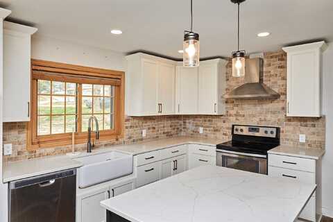 2821 Abilene Avenue, Redfield, IA 50233