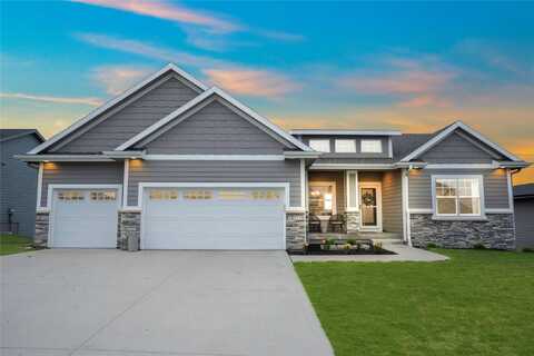 10217 Queensland Road, West Des Moines, IA 50266