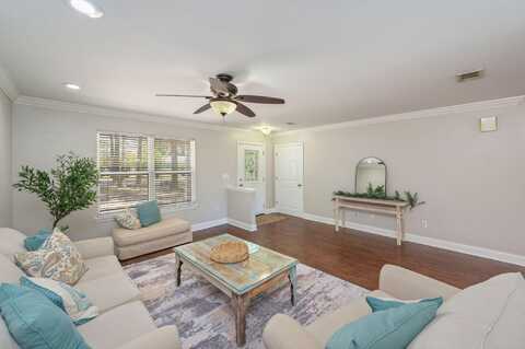 49 Circle Drive, Fort Walton Beach, FL 32547