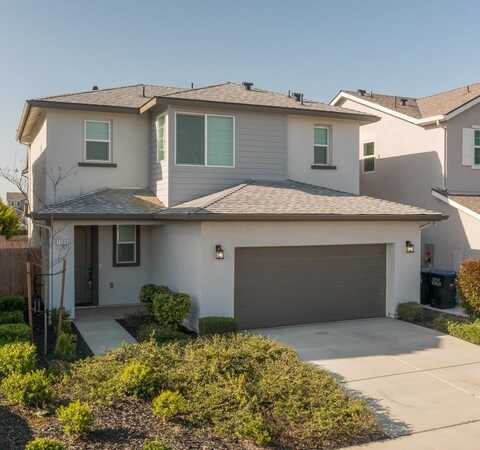 1005 Sedona Avenue W, Visalia, CA 93291