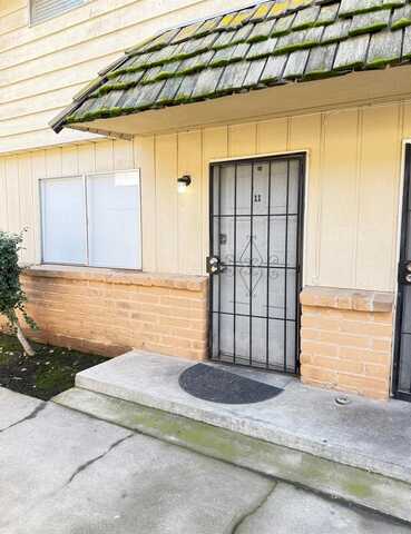 4136 Thesta Street N, Fresno, CA 93726
