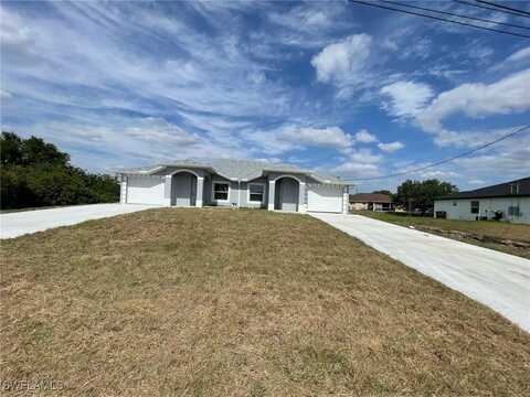 1111/1113 CIRCLE Drive, Lehigh Acres, FL 33973
