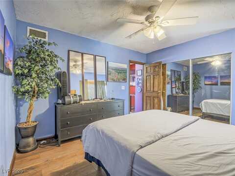 438 Las Casitas Way, Las Vegas, NV 89121