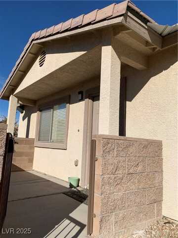 2050 N Los Feliz Street, Las Vegas, NV 89156