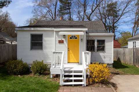 1613 Hanchett Avenue NW, Grand Rapids, MI 49504