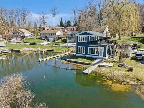 7313 Wimpole Drive NE, Belding, MI 48809