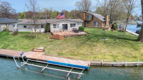 2103 Island Drive, Wayland, MI 49348