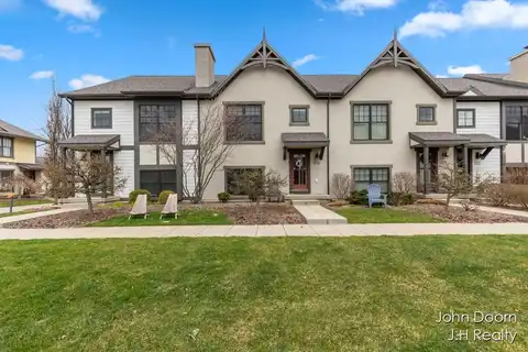 2226 New Town Drive, Grand Rapids, MI 49525