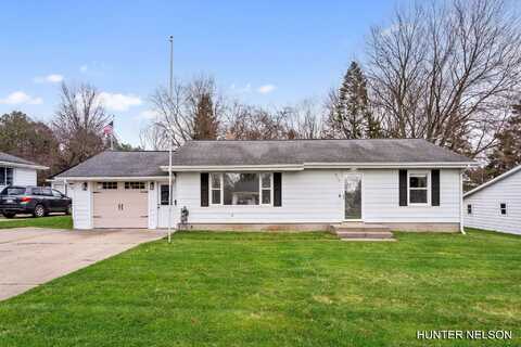 710 N Stewart Avenue, Fremont, MI 49412