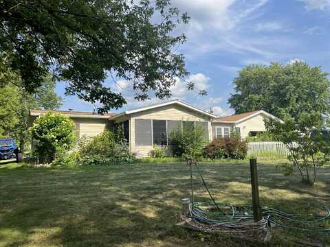 7035 S Lake road, Greenville, MI 48838