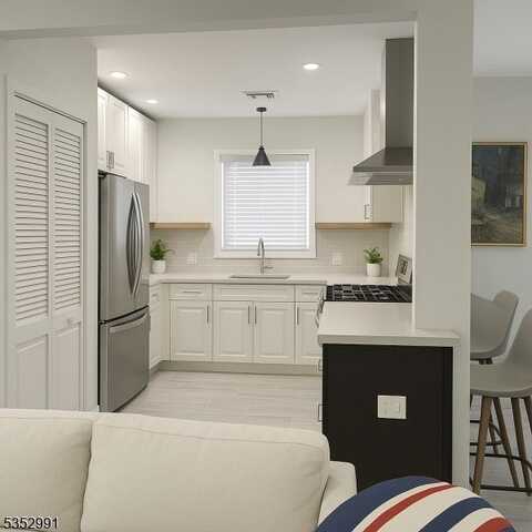 227 E 9Th Ave, Roselle, NJ 07203