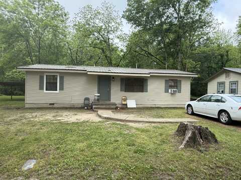 208 Meadowbrook Cir, West Point, MS 39773